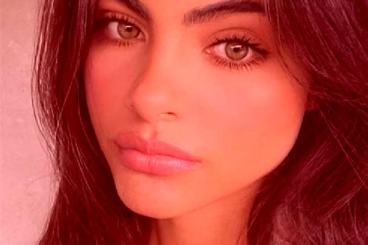 Zoe, 24, a brunette grey-eyed indian companion based in Zudun. Offering Girlfriend Experience, Roleplay, Deep French Kissing, Fetish. Available for incall an...