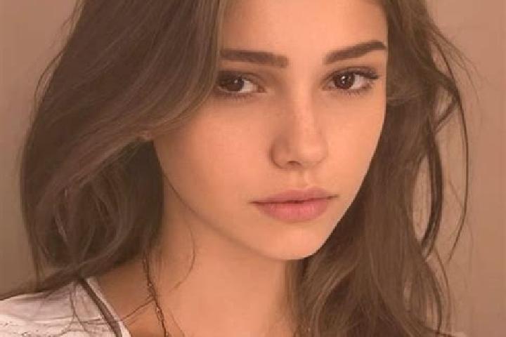 Zoe, 24, a chestnut dark-eyed slavic companion based in Net. Offering Tantra, Girlfriend Experience, Roleplay, Massage, 69. Available for incall and outcall,...