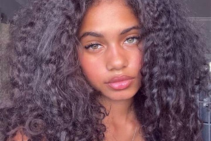 Zoe, 25, a black grey-eyed ebony companion based in Gemunde. Offering Erotic Massage, GFE, Massage. Available for incall and outcall, overnight bookings avai...