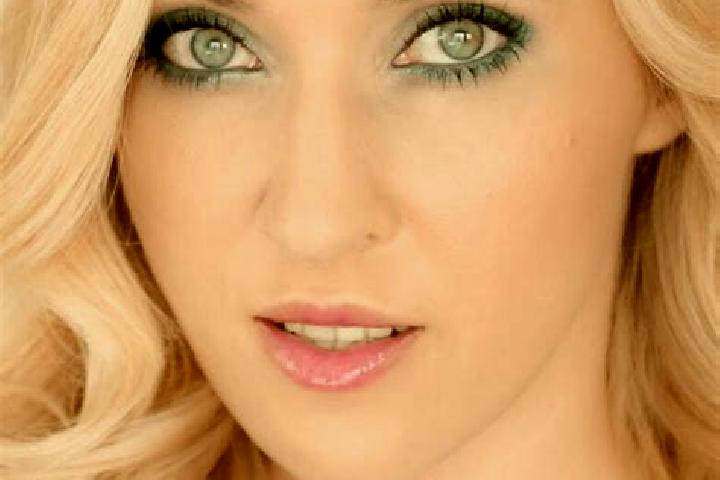 Zoe, 25, a blonde green-eyed mediterranean companion based in Dorf. Offering Girlfriend Experience, Dinner Date, Erotic Massage. Available for incall and out...