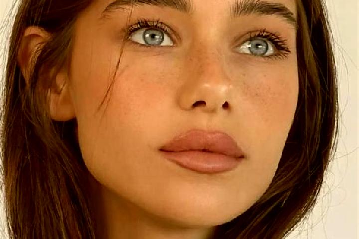Zoe, 25, a brunette brown-eyed middle eastern companion based in Santa Terezinha do Tocantins. Offering Massage, Duos, Dinner Date, Party Girl, CIM. Availabl...
