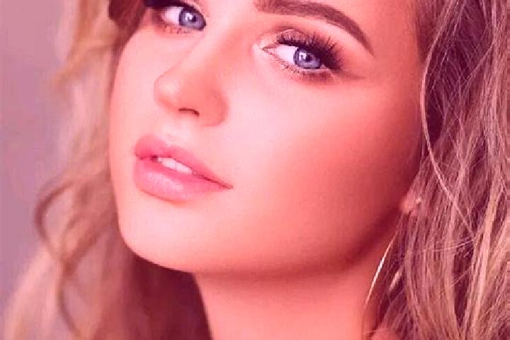 Zoe, 25, a dark blonde blue-eyed mediterranean companion based in Karangpaningal. Offering OWO, 69, Striptease, BDSM. Available for incall and outcall, overn...