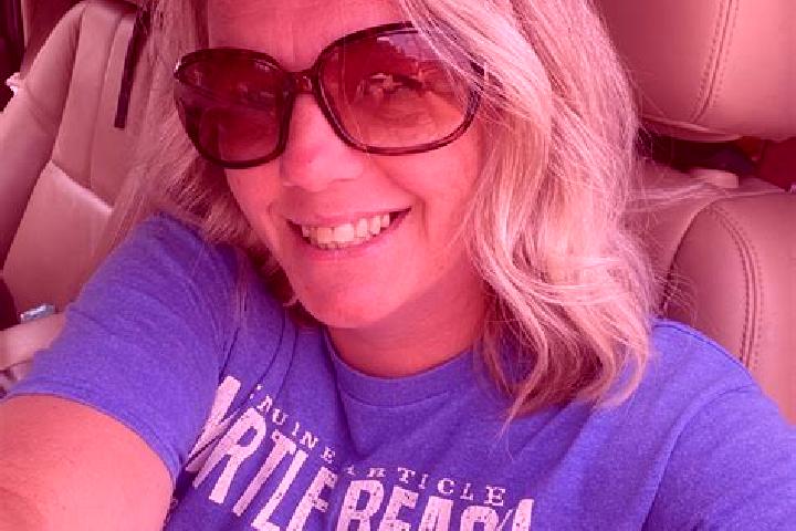 Zoe, 25 — Escort in Marienville, United States