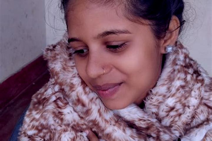 Zoe, 25 — Escort in Siwani, India