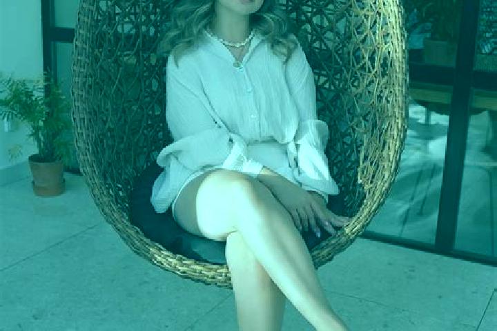 Zoe, 25 — Escort in Timiryazevskoye, Russia