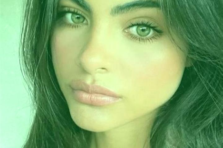 Zoe, 26, a black hazel-eyed european companion based in Talloires. Offering Domination, Tantra, Striptease, Dinner Date. Available for incall and outcall, da...