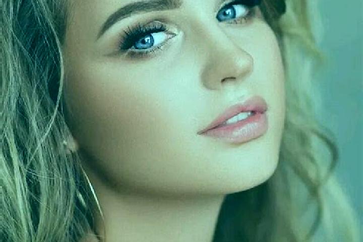 Zoe, 26, a dark blonde blue-eyed ebony companion based in Barrio el Ruso. Offering Girlfriend Experience, Travel Companion, Dinner Date, Tantra. Available fo...