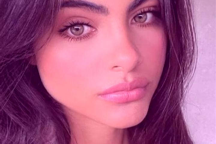 Zoe, 27, a brunette green-eyed caucasian companion based in Arakawa. Offering Massage, Erotic Massage, A-Level, Dinner Date. Available for incall and outcall...