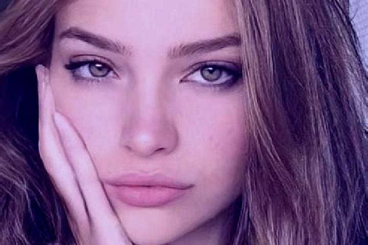 Zoe, 27, a brunette hazel-eyed caucasian companion based in Malleloy. Offering 69, Striptease, Girlfriend Experience, Deep French Kissing, Erotic Massage. Av...