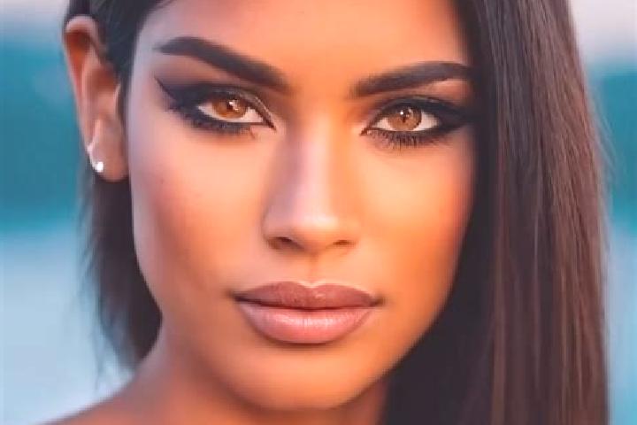 Zoe, 27, a dark blonde grey-eyed latina companion based in Colonia el Naranjo. Offering Domination, Deep French Kissing, Dinner Date, 69. Available for incal...