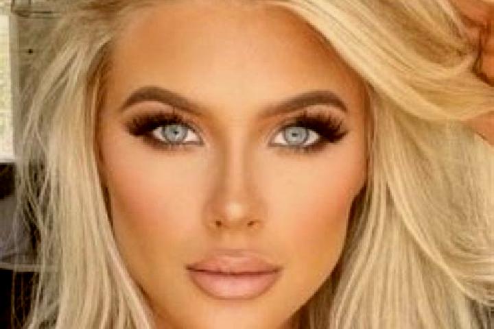 Zoe, 27, a platinum blonde brown-eyed mediterranean companion based in Vico del Gargano. Offering Couples, Overnight, BDSM, Roleplay. Available for incall an...