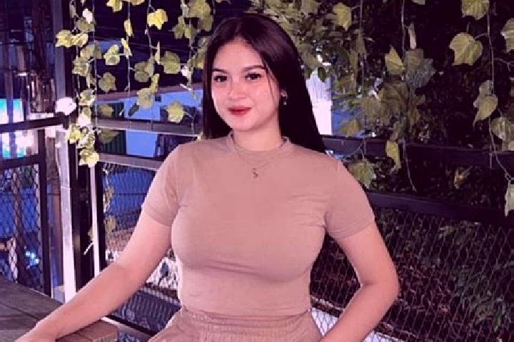 Zoe, 27 — Escort in Mawar, Indonesia