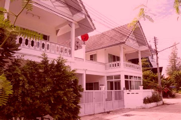 Zoe, 27 — Escort in Na Kae, Thailand