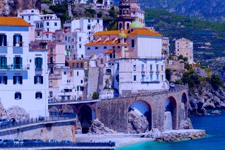 Zoe, 27 — Escort in Pamparato, Italy