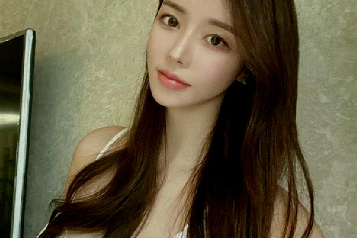 Zoe, 27 — Escort in Yaojiagou, China