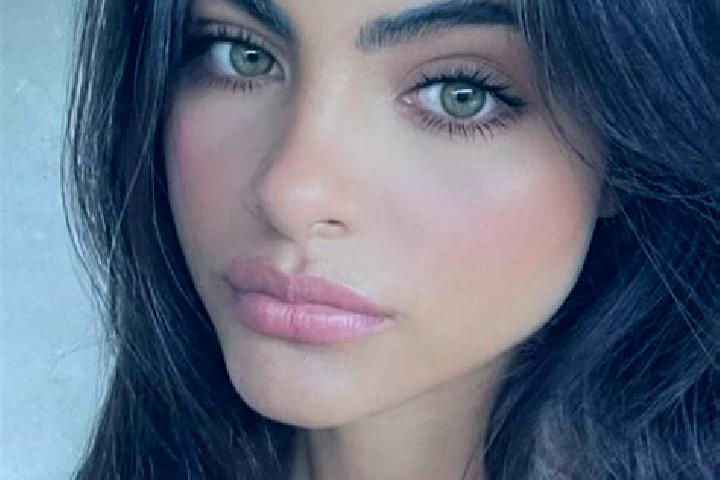 Zoe, 28, a black hazel-eyed middle eastern companion based in Caradice. Offering Striptease, Overnight, Duos, A-Level. Available for incall and outcall, over...