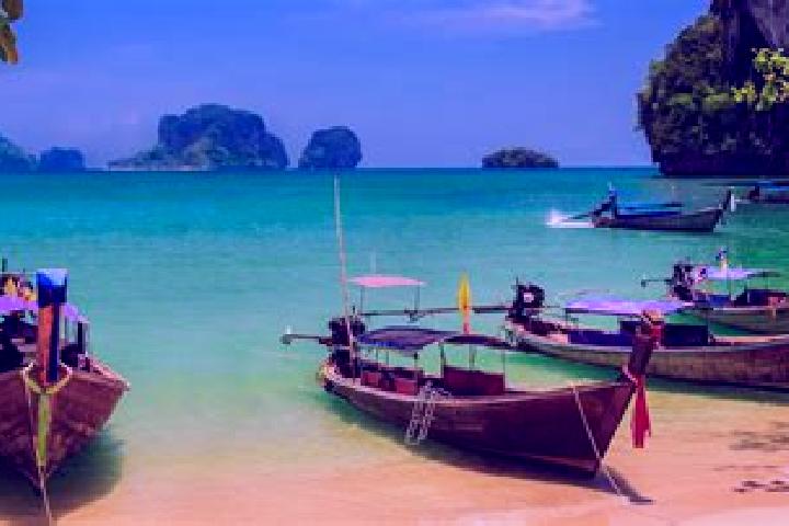 Zoe, 28 — Escort in Pak Tho, Thailand