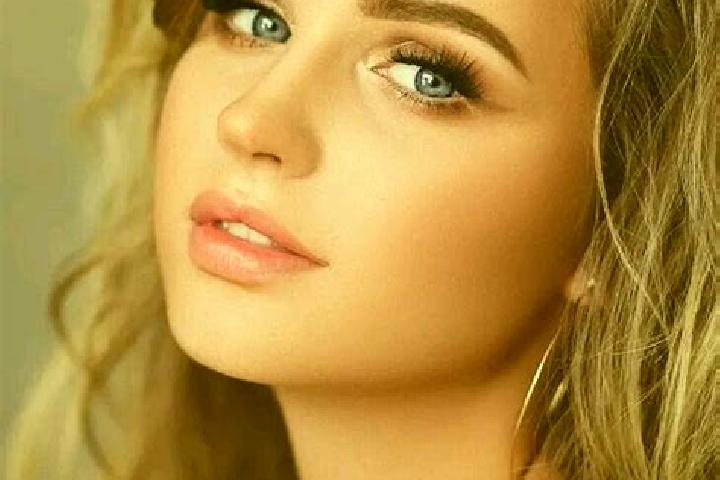Zoe, 29, a dark blonde blue-eyed ebony companion based in Fuerstenfeldbruck. Offering Striptease, Deep French Kissing, Tantra, Couples, Roleplay. Available f...