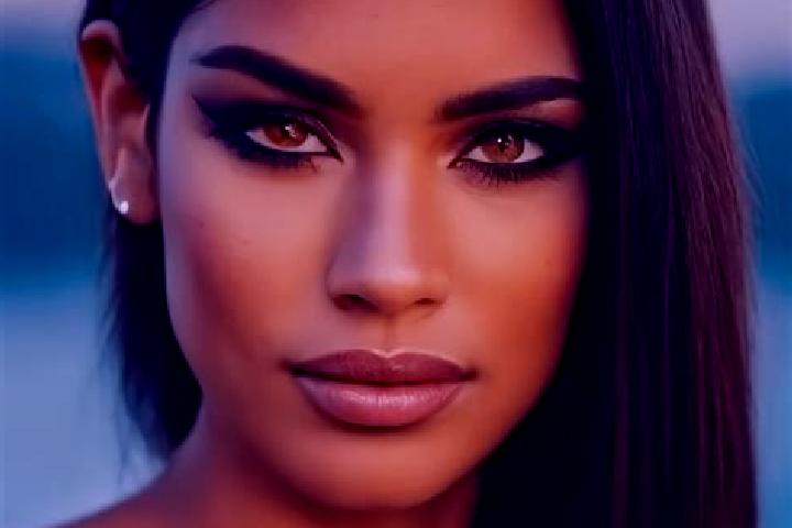 Zoe, 29, a red dark-eyed latina companion based in Dillendorf. Offering Party Girl, Fetish, BDSM, Travel Companion. Available for incall and outcall, overnig...