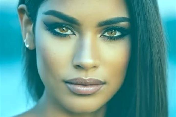 Zoe, 30, a brunette dark-eyed latina companion based in Marktbreit. Offering Dinner Date, Domination, GFE. Available for incall and outcall, day and evening ...