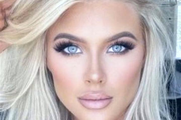 Zoe, 30, a platinum blonde dark-eyed middle eastern companion based in Kareela. Offering Erotic Massage, Couples, Party Girl, 69, Tantra. Available for incal...