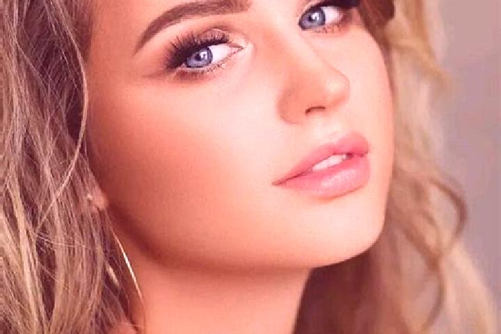 Zoe, 31, a dark blonde blue-eyed asian companion based in Dernekpazari. Offering Fetish, 69, A-Level. Available for incall and outcall, day and evening dates.