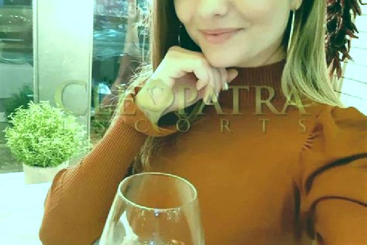 Zoe, 31, a red brown-eyed latina companion based in Kearney Park. Offering A-Level, Erotic Massage, OWO, Dinner Date. Available for incall and outcall, day a...