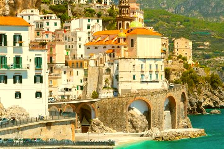 Zoe, 31 — Escort in Roncello, Italy