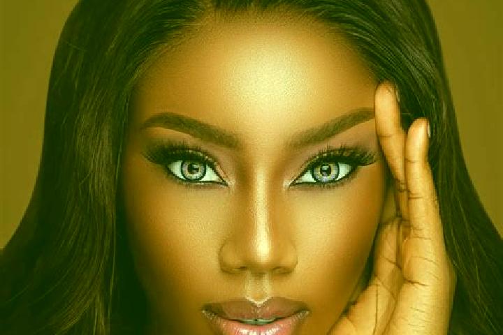 Zoe, 32, a chestnut blue-eyed ebony companion based in Hatcarau. Offering A-Level, OWO, Striptease. Available for incall and outcall, overnight bookings avai...