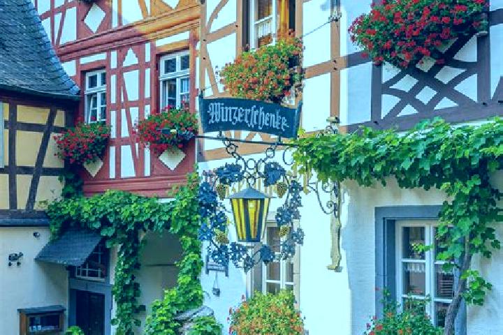 Zoe, 32 — Escort in Kirchnuchel, Germany