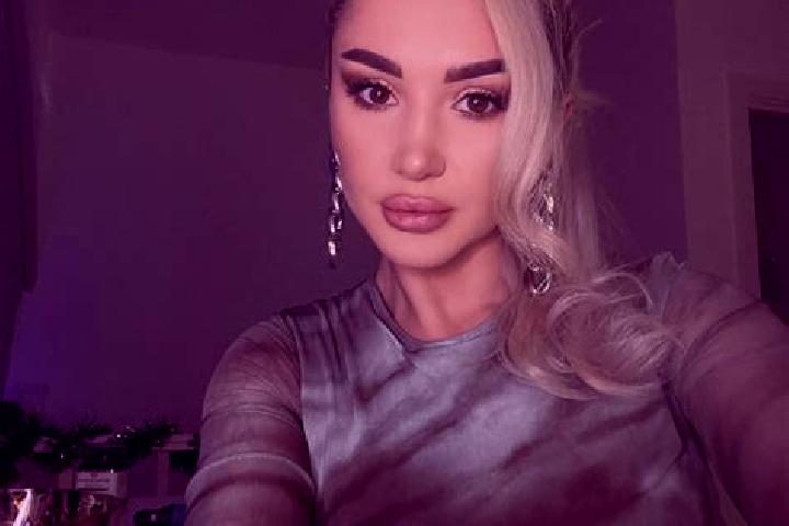 Zoe, 33, a blonde amber-eyed indian companion based in Shiqiao. Offering GFE, Travel Companion, 69, Tantra. Available for incall and outcall, day and evening...
