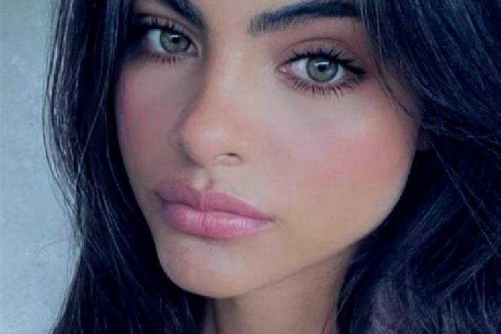 Zoe, 33, a chestnut green-eyed indian companion based in Adlington. Offering Domination, Erotic Massage, 69, Deep French Kissing. Available for incall and ou...