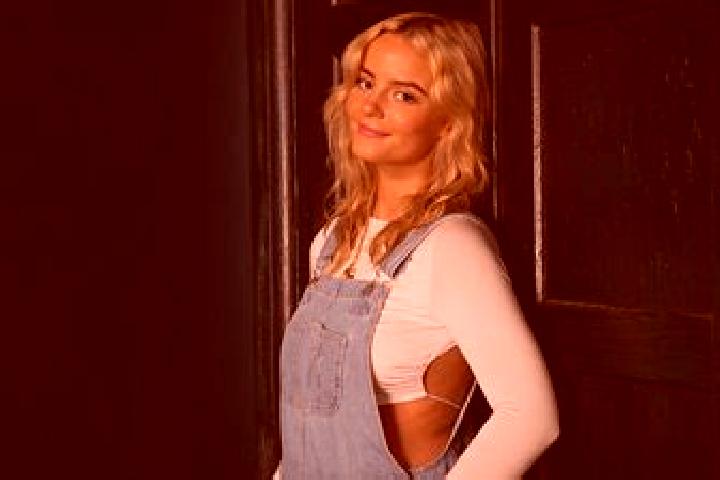 Zoe, 34, a blonde brown-eyed caribbean companion based in Kadubincarung. Offering CIM, Deep French Kissing, Party Girl, Travel Companion. Available for incal...