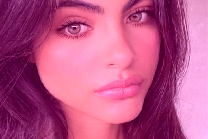 Zoe, 34, a brunette green-eyed indian companion based in Saint-Roman. Offering Prostate Massage, Fetish, Tantra. Available for incall and outcall, overnight ...