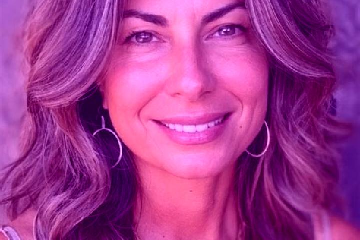 Zoe, 34, a brunette grey-eyed mixed companion based in Levoca. Offering 69, Girlfriend Experience, Erotic Massage, Prostate Massage, Roleplay. Available for ...