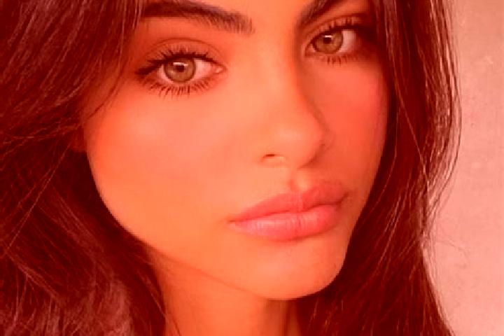 Zoe, 34, a dark blonde green-eyed indian companion based in Yeboue. Offering Dinner Date, Girlfriend Experience, Party Girl. Available for incall and outcall...
