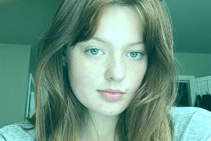 Zoe, 34, a red brown-eyed mediterranean companion based in Sandarne. Offering OWO, Travel Companion, CIM. Available for incall and outcall, day and evening d...