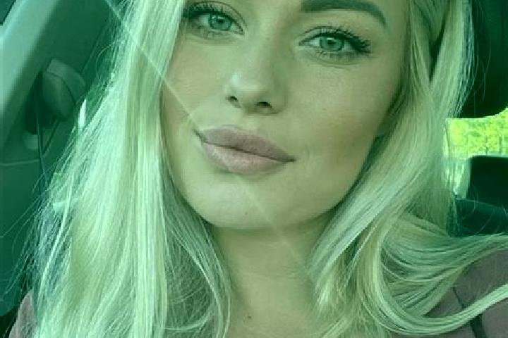Zoe, 35, a blonde hazel-eyed latina companion based in Toure-Makari. Offering Deep French Kissing, OWO, Massage. Available for incall and outcall, overnight ...
