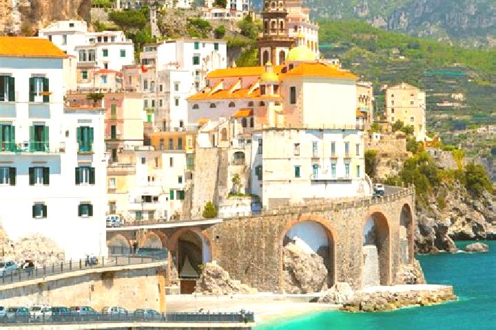 Zoe, 35 — Escort in Cassiglio, Italy