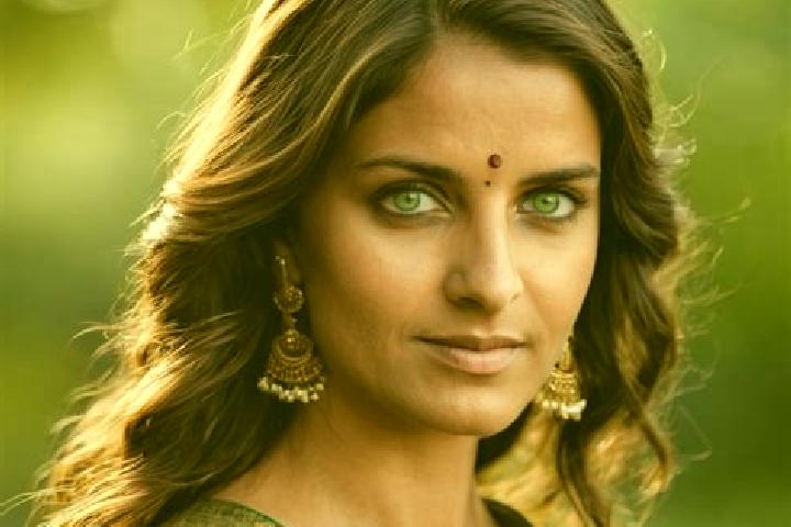 Zoe, 36, a chestnut green-eyed indian companion based in Nova Campina. Offering CIM, 69, Party Girl, Overnight. Available for incall and outcall, overnight b...