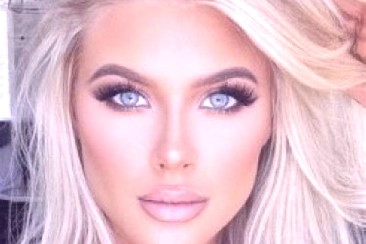 Zoe, 37, a platinum blonde brown-eyed ebony companion based in Colonia Fovissste. Offering Girlfriend Experience, Travel Companion, Tantra. Available for inc...