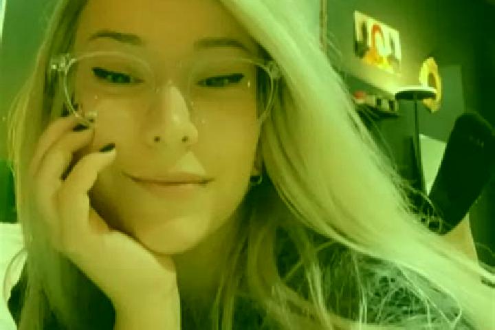 Zoe, 37, a platinum blonde grey-eyed caribbean companion based in Pernegg an der Mur. Offering Massage, GFE, 69, OWO. Available for incall and outcall, overn...