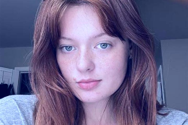 Zoe, 37, a red grey-eyed caucasian companion based in KwaNgema. Offering Erotic Massage, BDSM, GFE. Available for incall and outcall, day and evening dates.