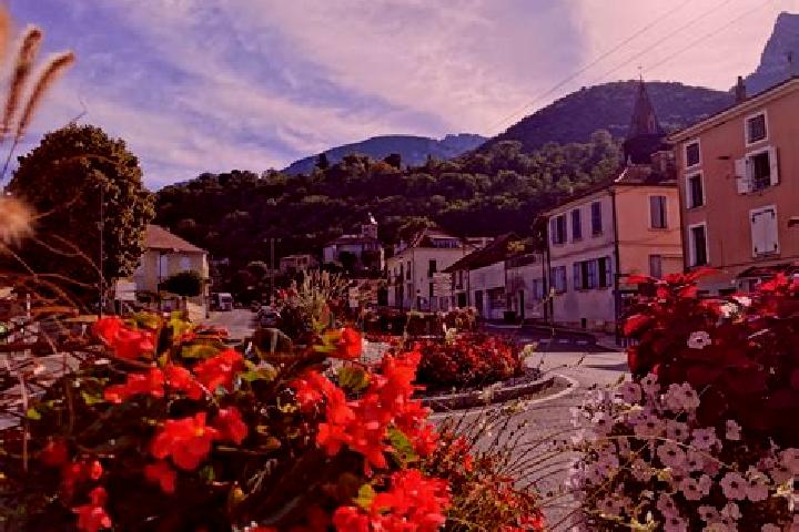 Zoe, 37 — Escort in La Buisse, France