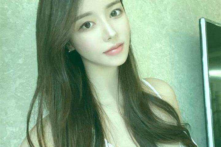 Zoe, 37 — Escort in Xiaobutou, China