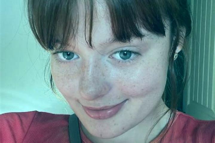 Zoe, 38, a red green-eyed european companion based in Villa Don Bosco. Offering OWO, BDSM, Fetish. Available for incall and outcall, day and evening dates.