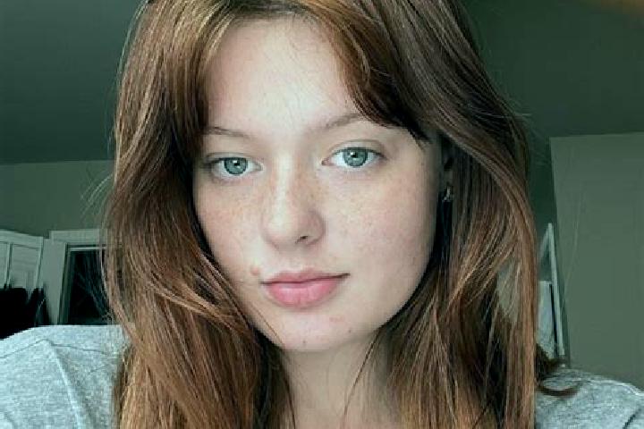 Zoe, 38, a red grey-eyed european companion based in Nangahure. Offering Couples, Tantra, CIM, OWO, Striptease. Available for incall and outcall, day and eve...