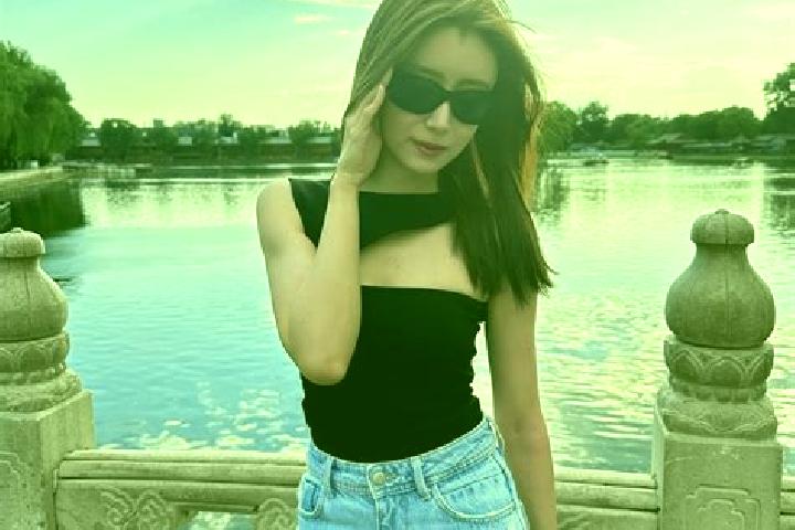 Zoe, 38 — Escort in Xiaohui, China