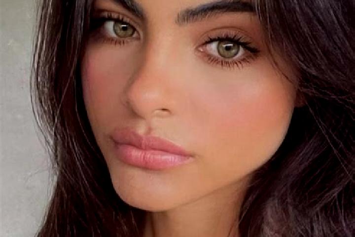 Zoe, 39, a black hazel-eyed european companion based in Collepepe. Offering 69, Roleplay, CIM. Available for incall and outcall, overnight bookings available.