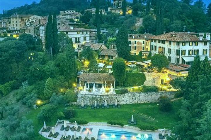 Zoey, 20 — Escort in Monfumo, Italy